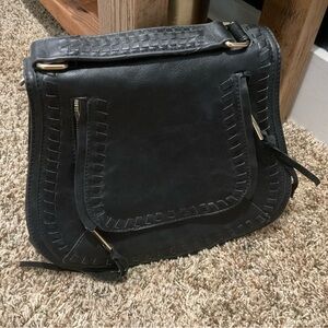 Elegant Black Leather Shoulder Bag